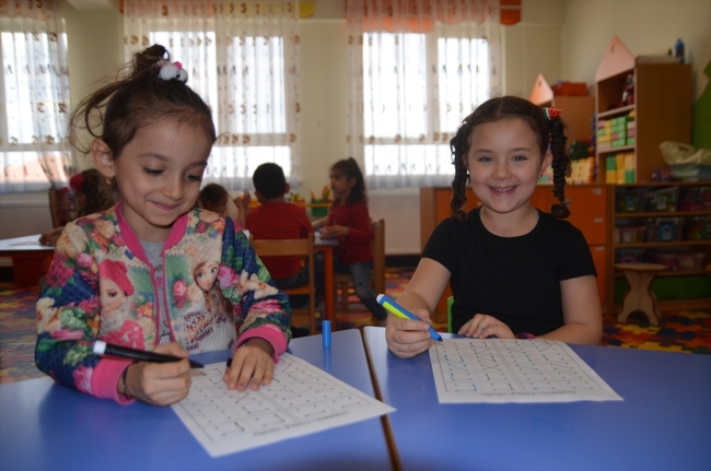 Minikler oyun oynayarak kodlamayı öğreniyor