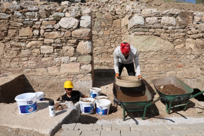 Parion Antik Kenti'nin sahnesi ortaya çıktı