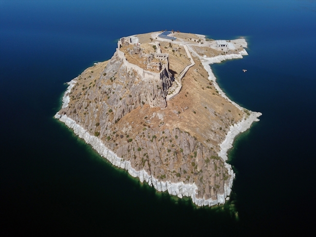 Tarihi Pertek Kalesi turistlerin uğrak yeri olacak