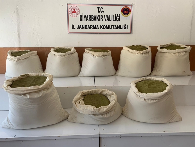 Diyarbakır'da PKK'ya ait 3 sığınak imha edildi