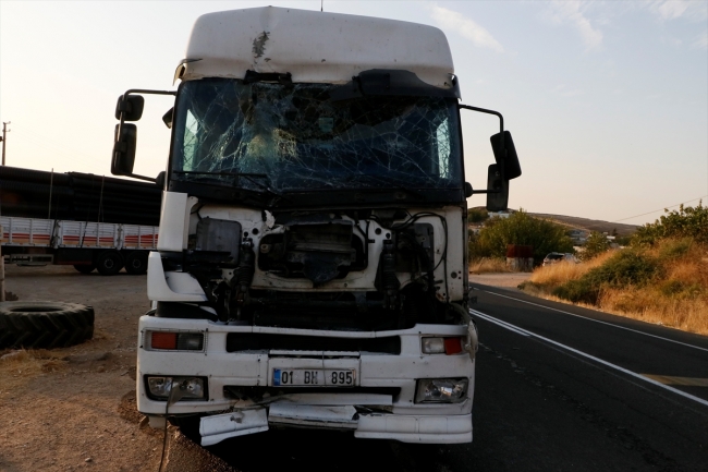 Şanlıurfa'da askeri midibüs ile tır çarpıştı: 1 şehit, 14 asker yaralı