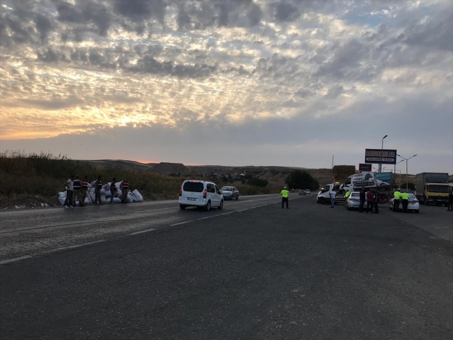 Batman'da kamyonet devrildi: 11 yaralı