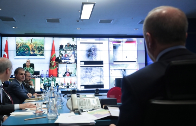 Cumhurbaşkanı Erdoğan harekat merkezinden gelişmeleri takip ediyor