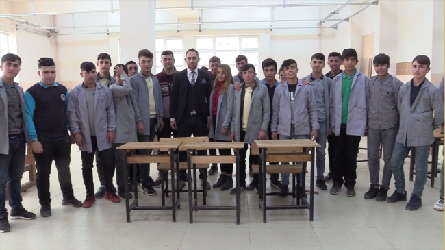 PKK'lı teröristler yaktı, öğrenciler ekonomiye kazandırdı