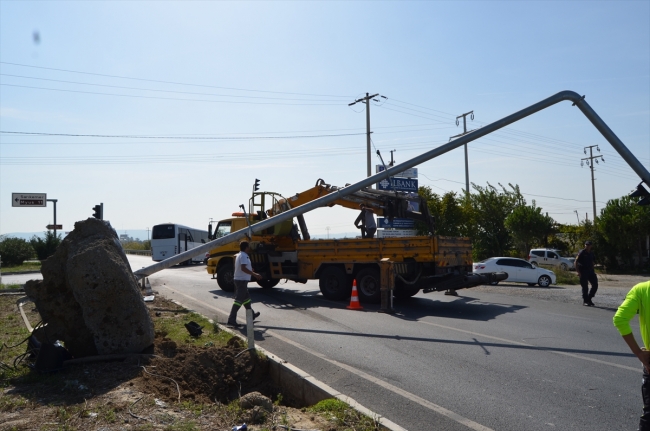 Aydın'da turistleri taşıyan midibüs kaza yaptı: 4 yaralı