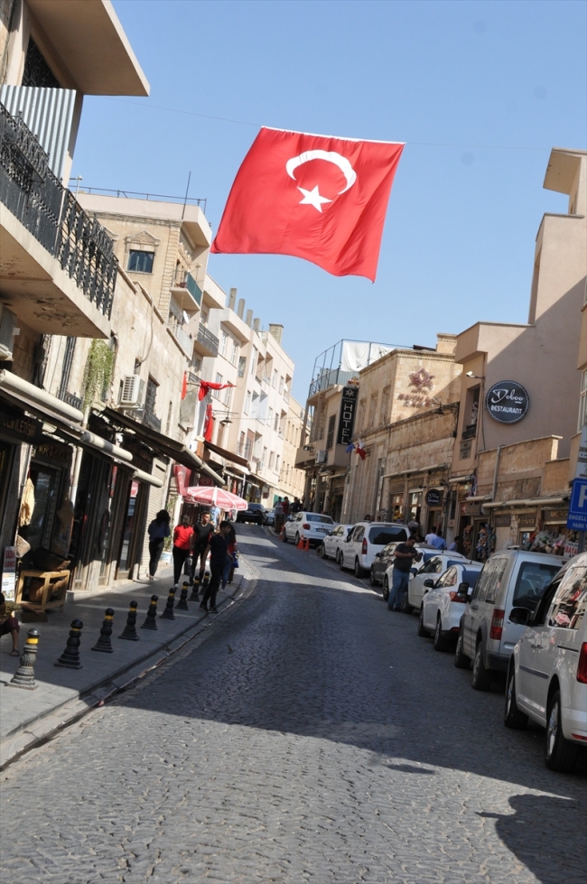 Mardin Türk bayraklarıyla ala boyandı