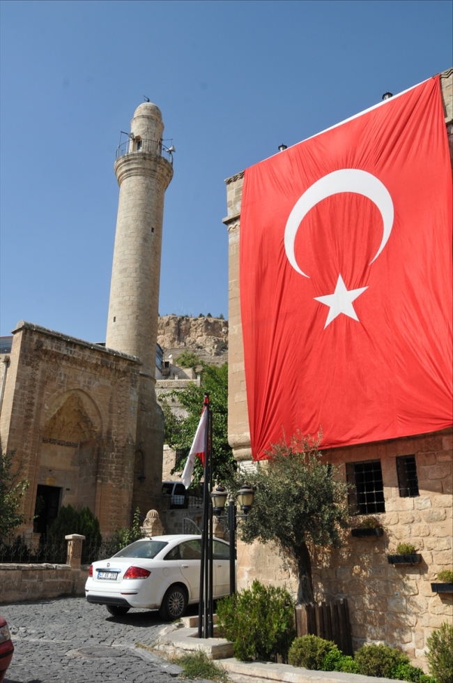 Mardin Türk bayraklarıyla ala boyandı