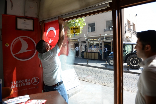 Mardin Türk bayraklarıyla ala boyandı
