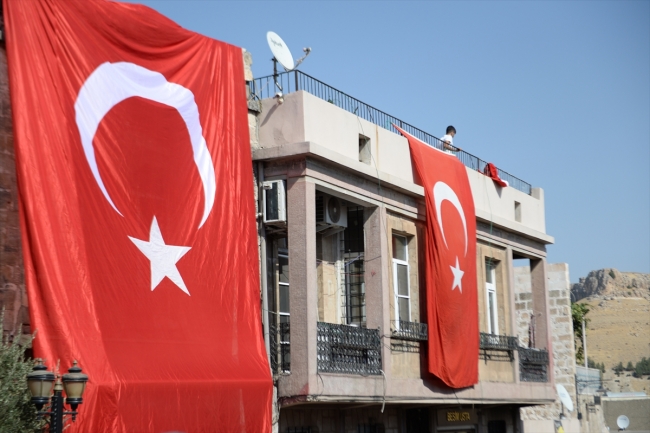 Mardin Türk bayraklarıyla ala boyandı