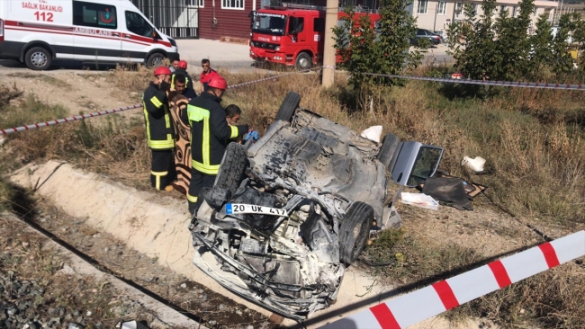 Denizli'de hemzemin geçitte kaza: 2 ölü