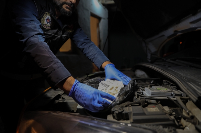 Ankara'da film gibi narkotik operasyonu