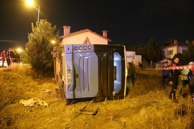 Sivas'ta halk otobüsü ile otomobil çarpıştı: 1 ölü, 1 yaralı