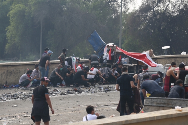Irak'ta yeniden alevlenen gösteriler birinci haftasını doldurdu