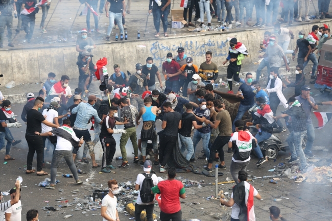 Irak'ta yeniden alevlenen gösteriler birinci haftasını doldurdu