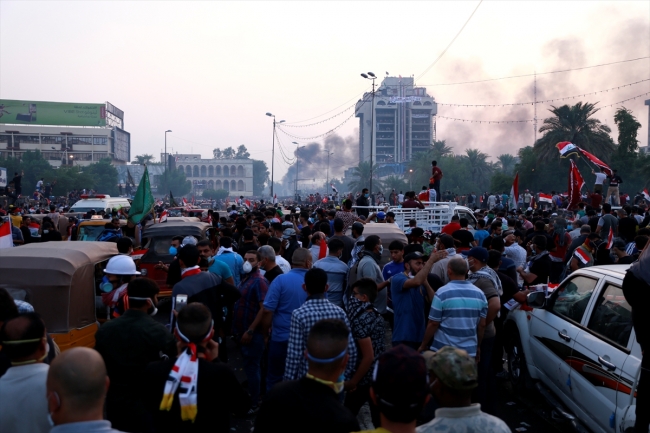 Irak'ta yeniden alevlenen gösteriler birinci haftasını doldurdu