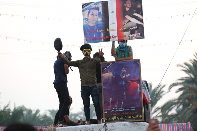 Irak'ta yeniden alevlenen gösteriler birinci haftasını doldurdu