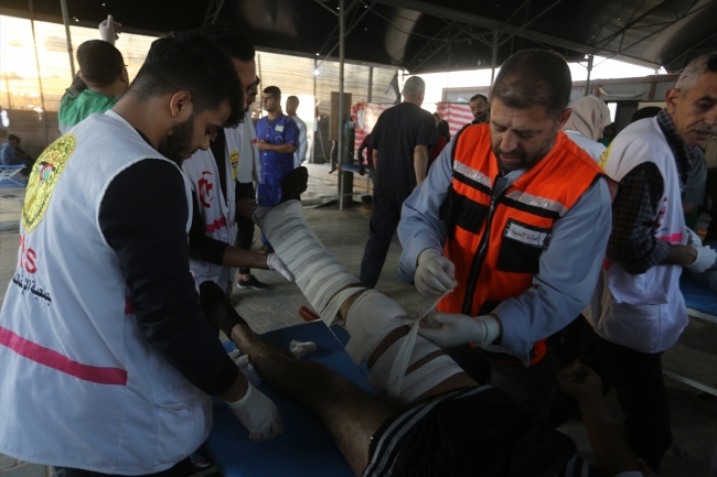 İsrail askerleri Gazze sınırında 144 Filistinliyi yaraladı