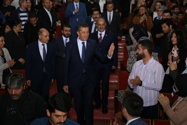 Milli Eğitim Bakanı Selçuk Batman'da öğretmenlerle buluştu