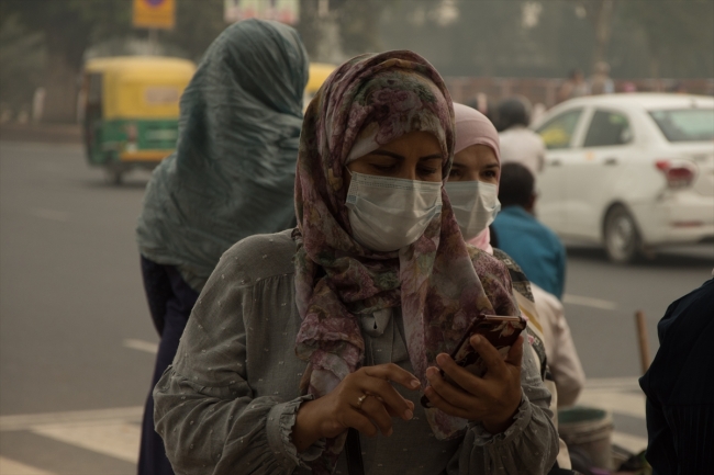 Yeni Delhi'de hava kalitesi acil durum seviyesinde