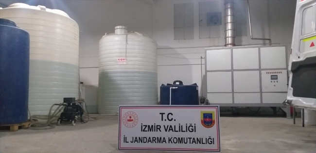 İzmir'de 18 bin litre etil alkol ele geçirildi