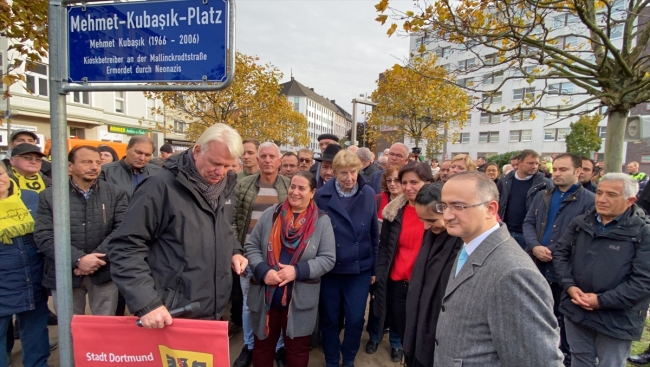 Almanya'da ırkçı cinayet kurbanı Mehmet Kubaşık'ın ismi bir meydana verildi