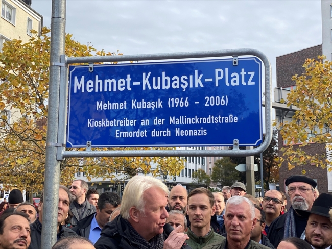 Almanya'da ırkçı cinayet kurbanı Mehmet Kubaşık'ın ismi bir meydana verildi