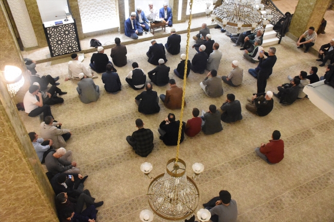 Tüm yurtta Mevlid Kandili idrak edildi