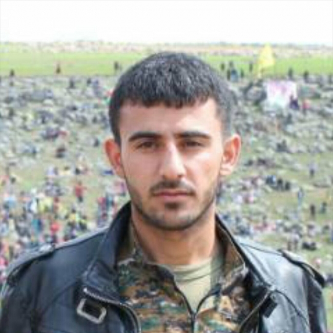 Türk zırhlısına çıkmaya çalışırken düşen kişi terörist çıktı