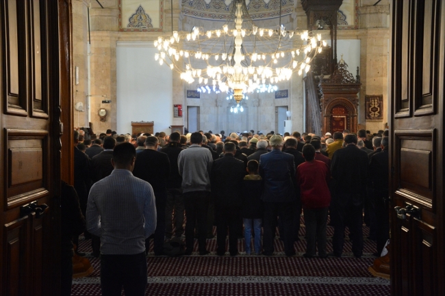 Tüm yurtta Mevlid Kandili idrak edildi