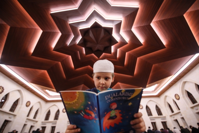 Tüm yurtta Mevlid Kandili idrak edildi