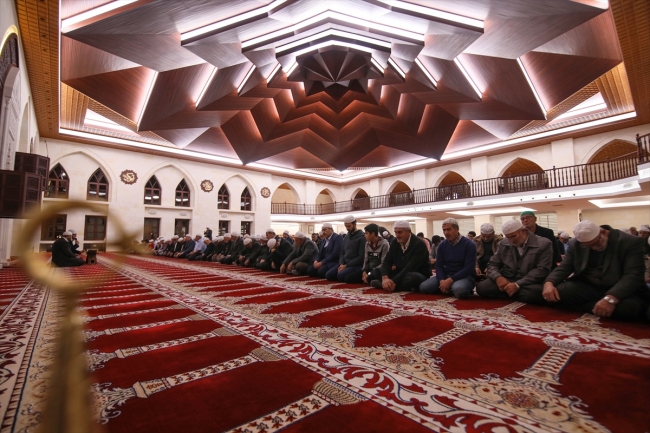 Tüm yurtta Mevlid Kandili idrak edildi