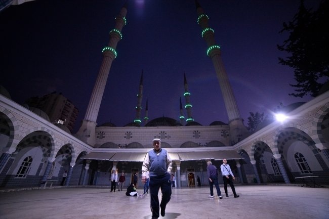 Tüm yurtta Mevlid Kandili idrak edildi