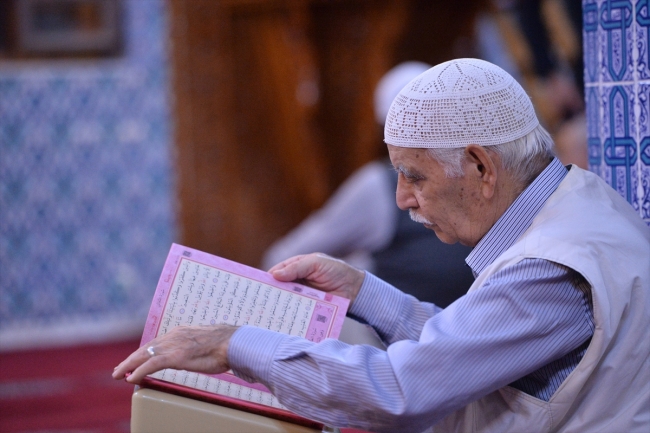 Tüm yurtta Mevlid Kandili idrak edildi