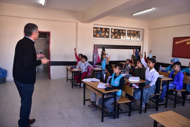Şanlıurfa'nın sınır ilçelerindeki okullarda telafi eğitimi başladı