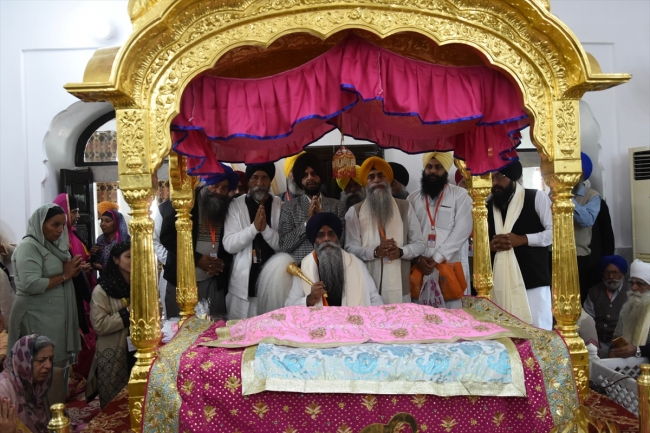 Hindistanlı hacıların Pakistan'a vizesiz girmesini sağlayan Kartarpur Koridoru açıldı