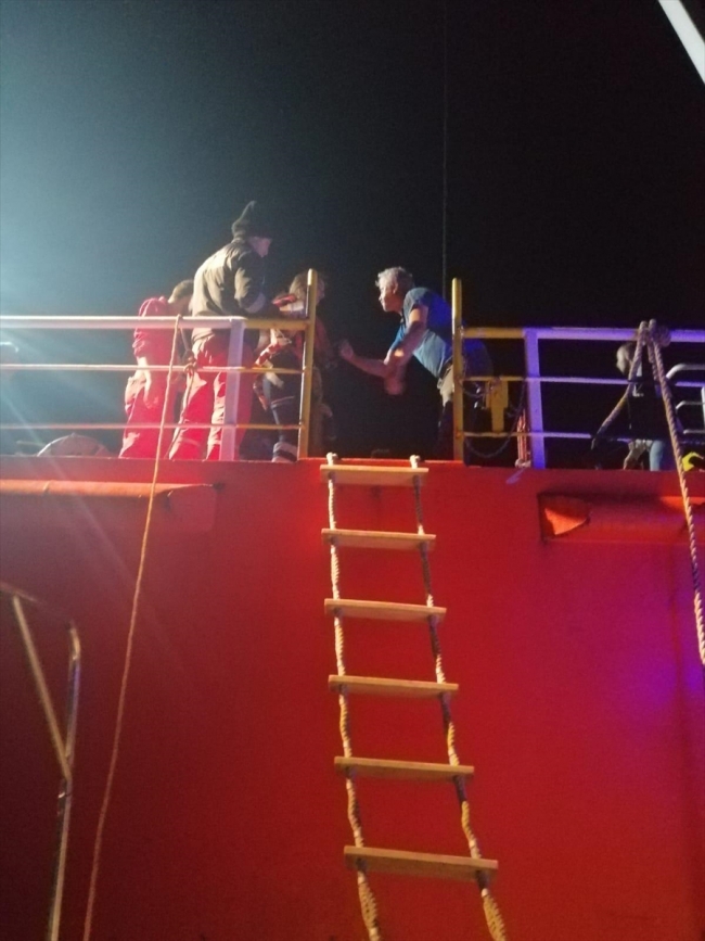 Kalp krizi tehlikesi geçiren kişiyi Sahil Güvenlik kurtardı