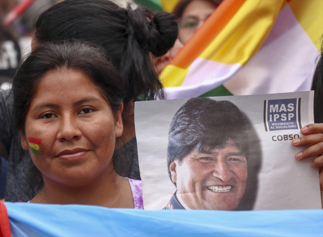 Arjantin'de binlerce kişi Morales'e destek gösterisi düzenledi