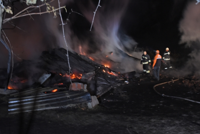 Bartın'da yangın: 2 ev kullanılamaz hale geldi