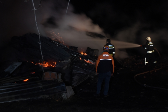 Bartın'da yangın: 2 ev kullanılamaz hale geldi