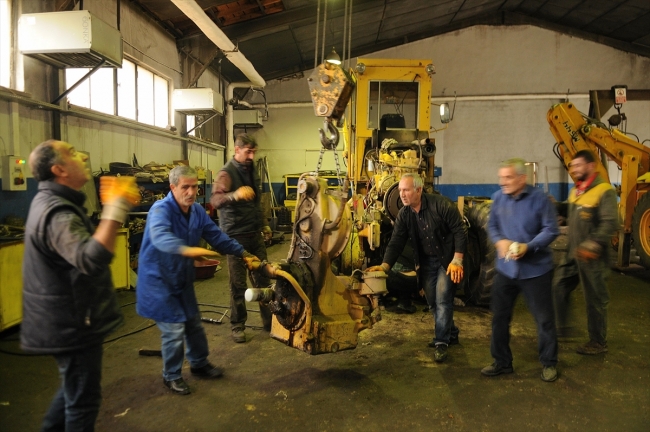 Bingöl'de karla mücadele ekipleri kışa hazır