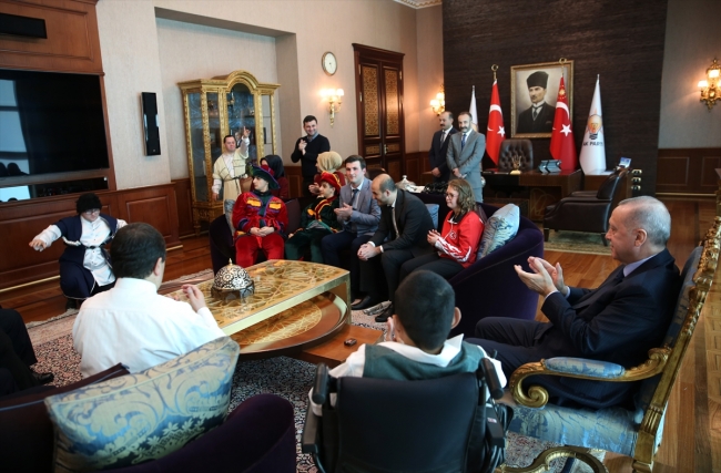 Cumhurbaşkanı Erdoğan engellilerle bir araya geldi