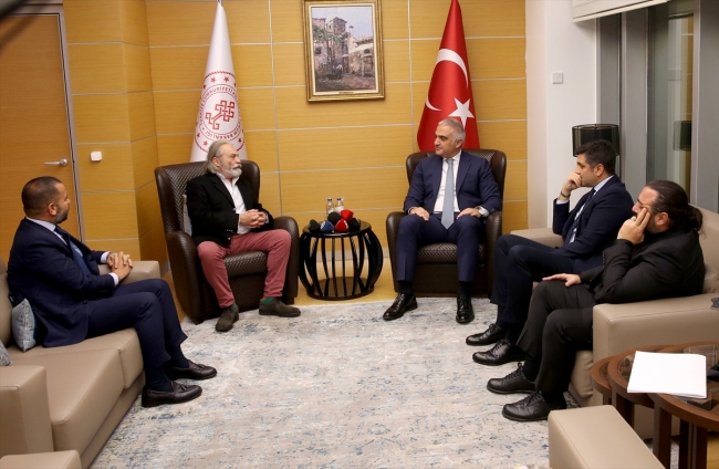 Bakan Ersoy, Haluk Bilginer ile bir araya geldi