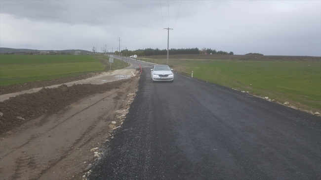 Çatalca'da mahkeme kararıyla sökülen yolun yanına yenisi yapıldı
