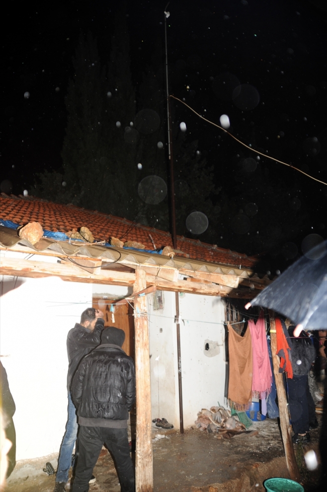 Antalya'da eve yıldırım düştü: 1 yaralı
