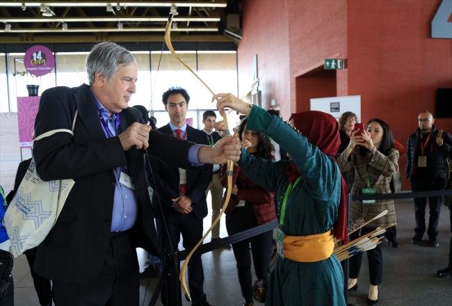 Kolombiya'da Geleneksel Türk Okçuluğu gösterisi