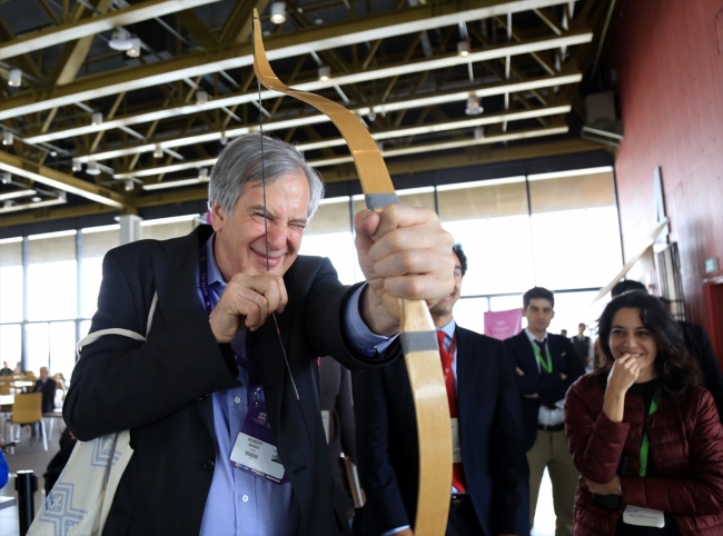 Kolombiya'da Geleneksel Türk Okçuluğu gösterisi