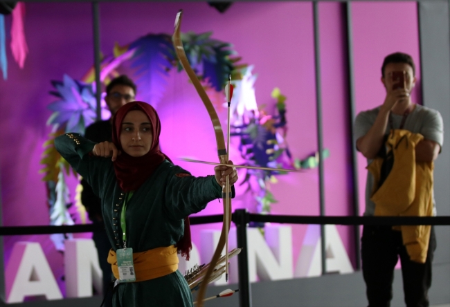 Kolombiya'da Geleneksel Türk Okçuluğu gösterisi