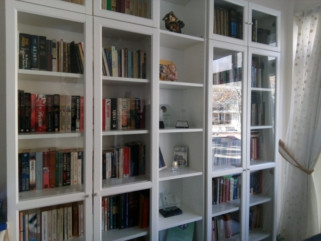 Ayşe öğretmenin kütüphanesi