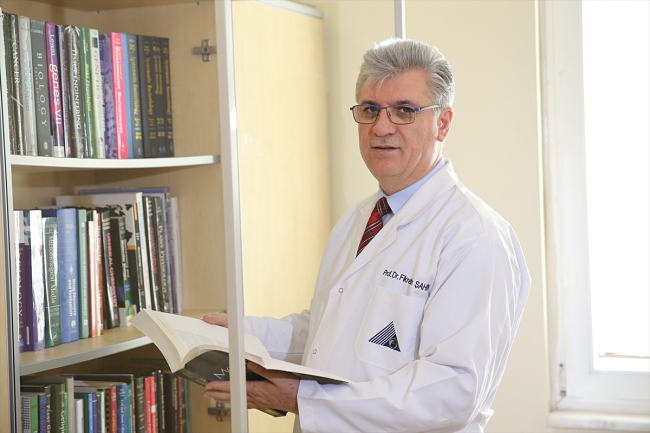 İlim Yayma Büyük Ödülü sahibi Prof. Dr. Şahin'den yerli ilaç projesi