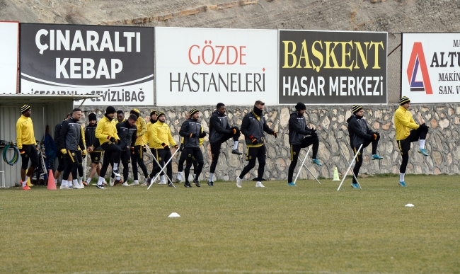 Umut Bulut Yeni Malatyaspor ile antrenmana çıktı